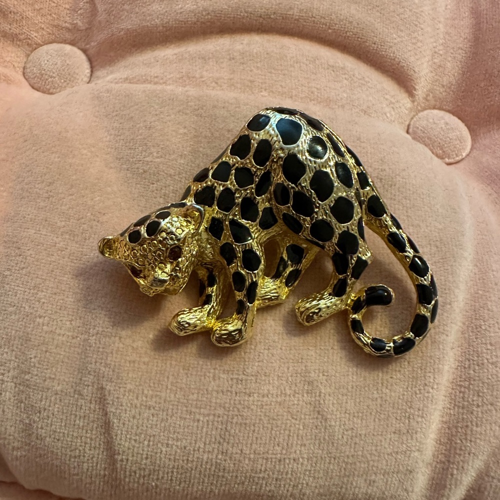 Costume brooch of panther